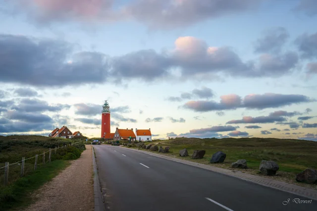 Texel’s lighthouse: coastal photography between rain showers