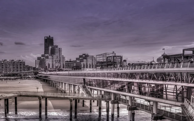 Scheveningen Pier: black-and-white studies during restoration