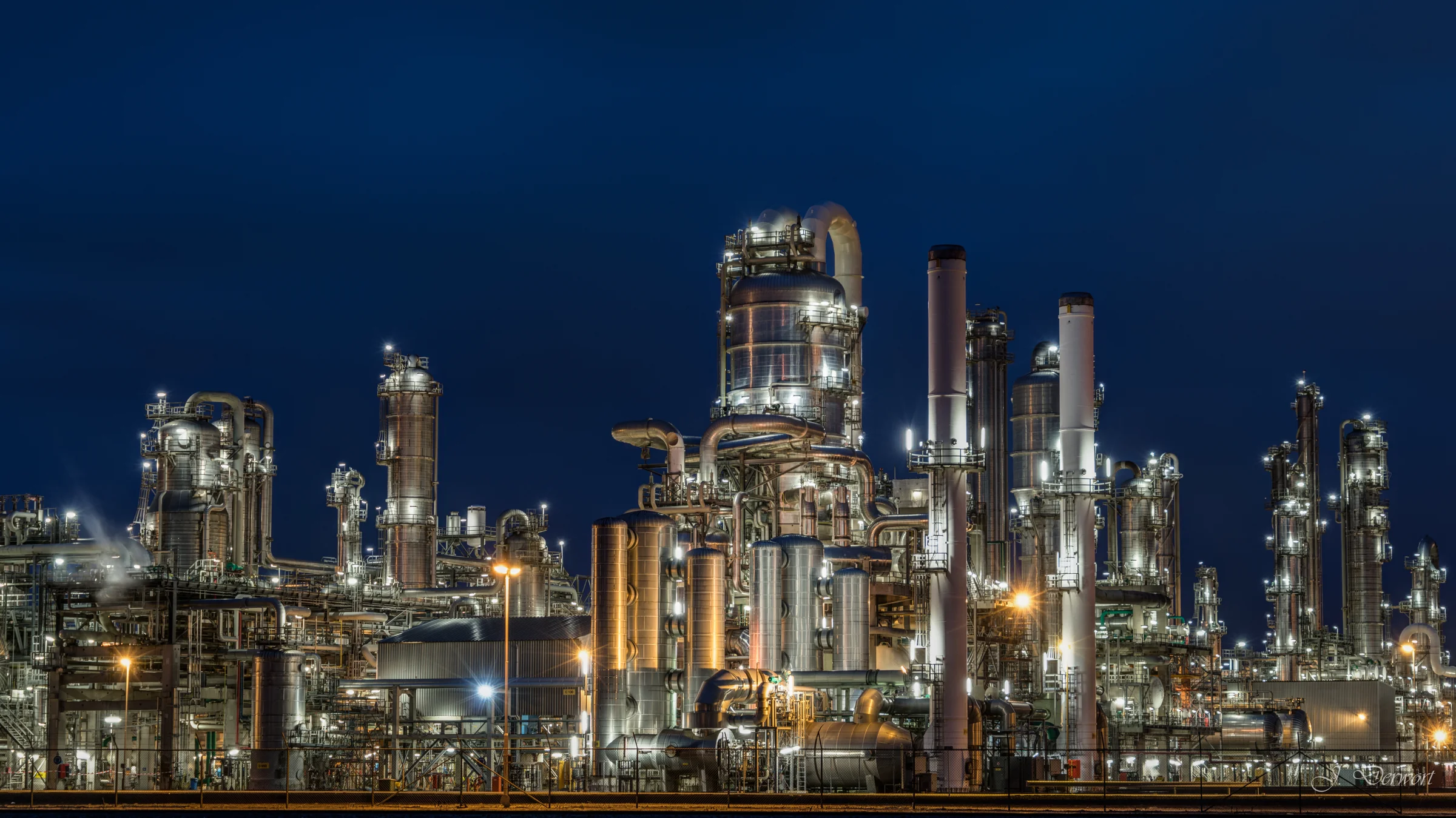 Maasvlakte Rotterdam: industrial photography in cold light
