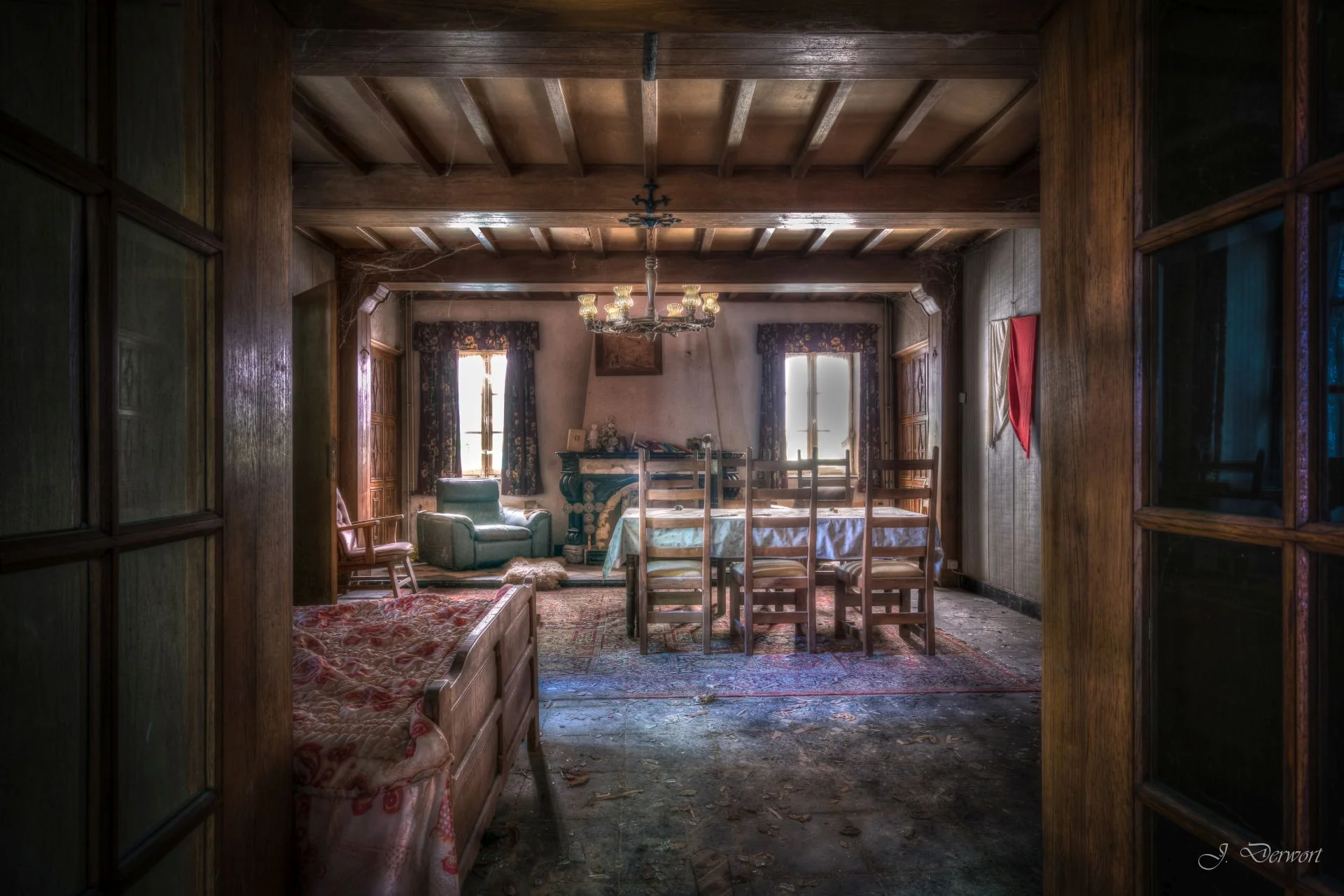 Ferme aux Drapeaux: photographing an abandoned Belgian farm