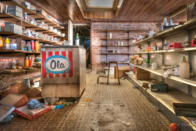 Het Winkeltje: an abandoned shop in Belgium