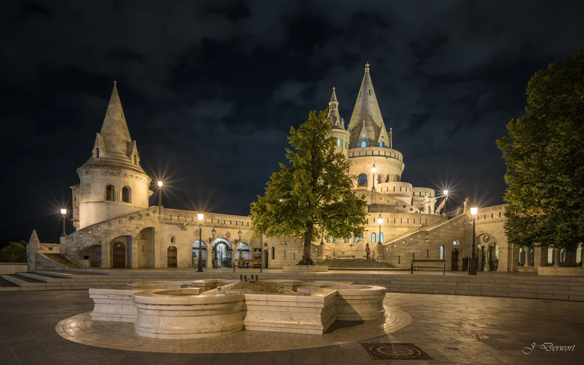Fiserman’s Square — Fisherman’s Bastion in Budapest after dark