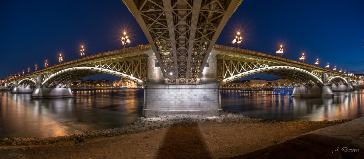 Panorama of Y-shaped Margareth Bridge