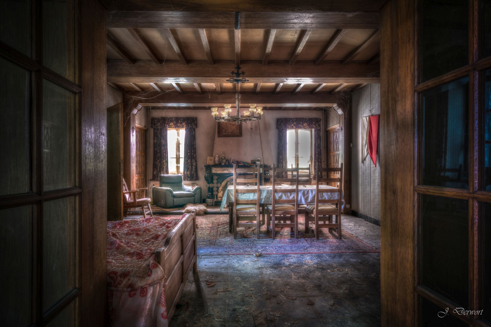 Urbex: Ferme Aux Drapeaux in Belgium